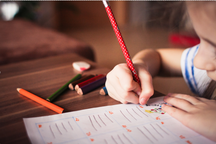 孩子机构学的技能到家就忘，你这一步做了吗？