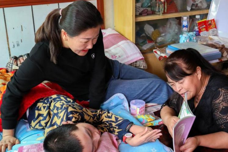 “倔老师”陈惠英和她的1000个特殊孩子
