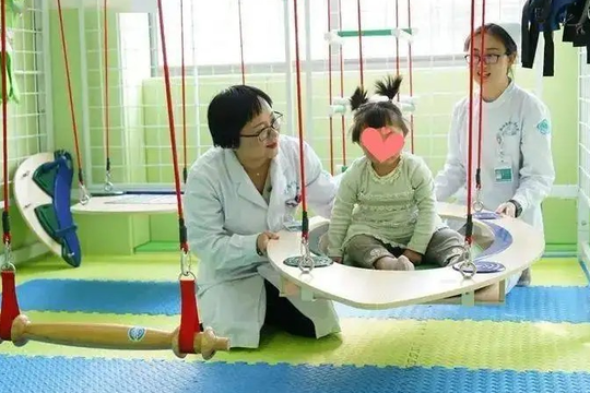 因为孤独症儿子，她创办了一所特殊“学校”